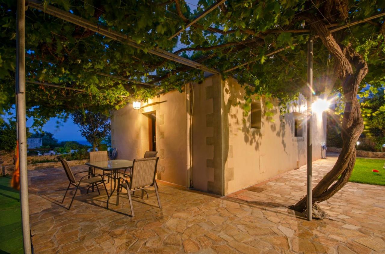 Aretaki Villas Astrátigos Екстериор снимка
